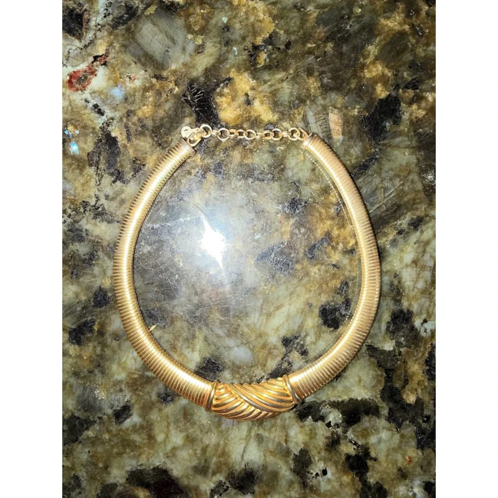 Christian Dior Vintage Gold Tone Gaspipe Tubogas Collar Necklace CD Logo Charm - Picture 9 of 10